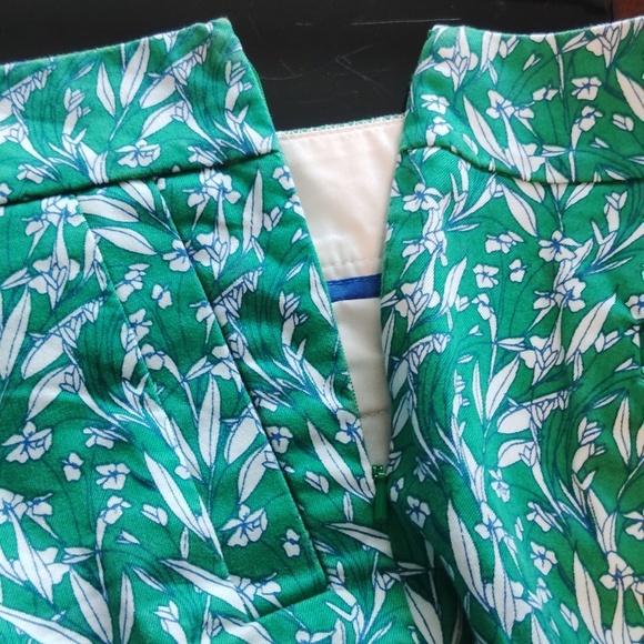 J. Crew Shorts Floral Green Size 10 - Picture 9 of 10